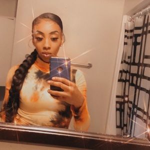 Meet your Posher, Aziza